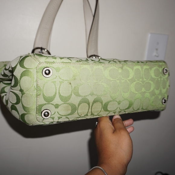 ☆SOLD: Vintage Coach Pistachio Green Monogram Shoulder Handbag☆ - Picture 5 of 8